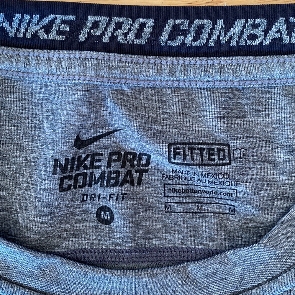 Men’s Nike Pro Combat Fitted Grey Active T-shirt - Picture 5 of 6